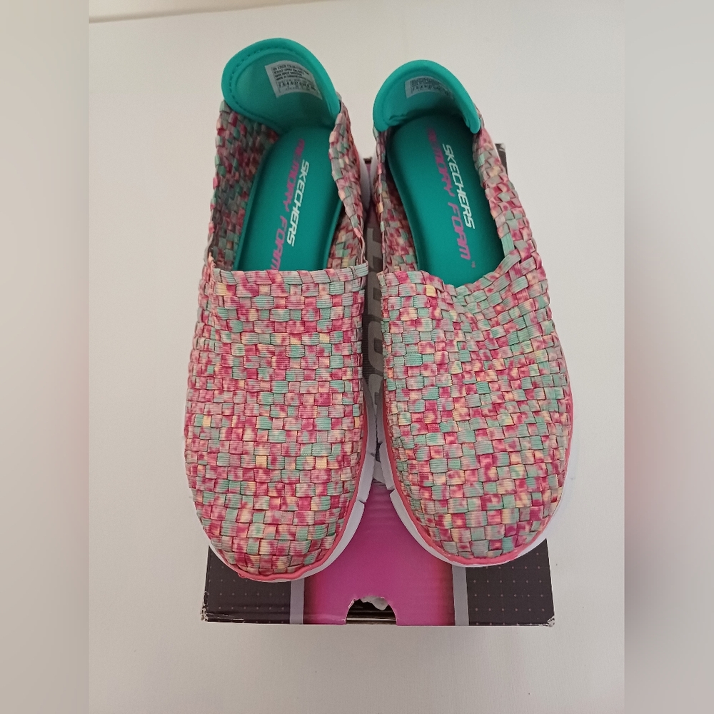 Skechers Sport  Vivid Dream Women's Sneakers Memory Foam NWT Pink  US 7.5
